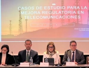 Gómez Mazara aboga en Barcelona por una regulación de las telecomunicaciones firme