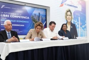 UNICARIBE y ProCompetencia suscriben alianza para fortalecer la cultura de libre competencia en la República Dominicana